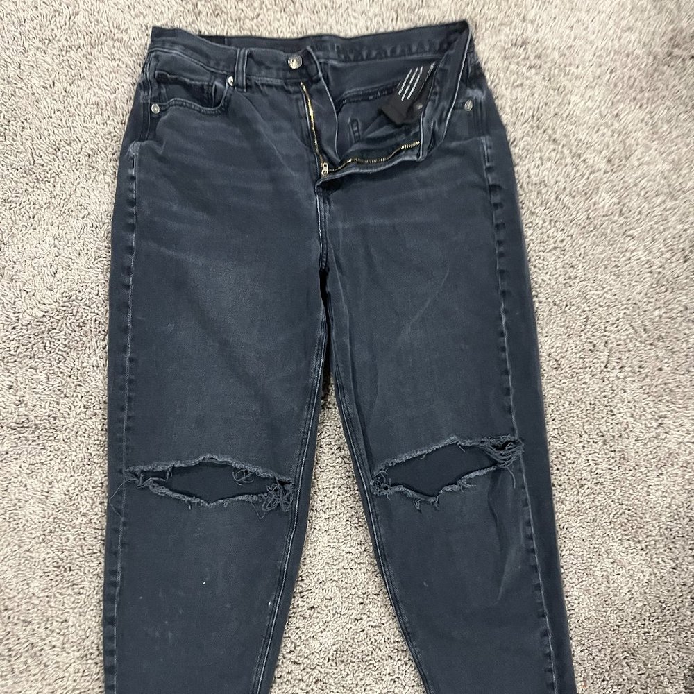 Relaxed Ripped Mom Jeans